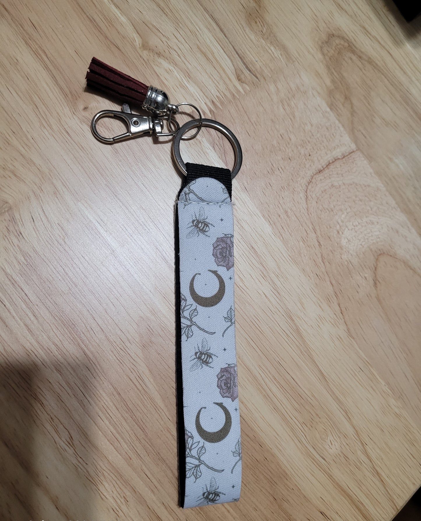 Rose bee keychain