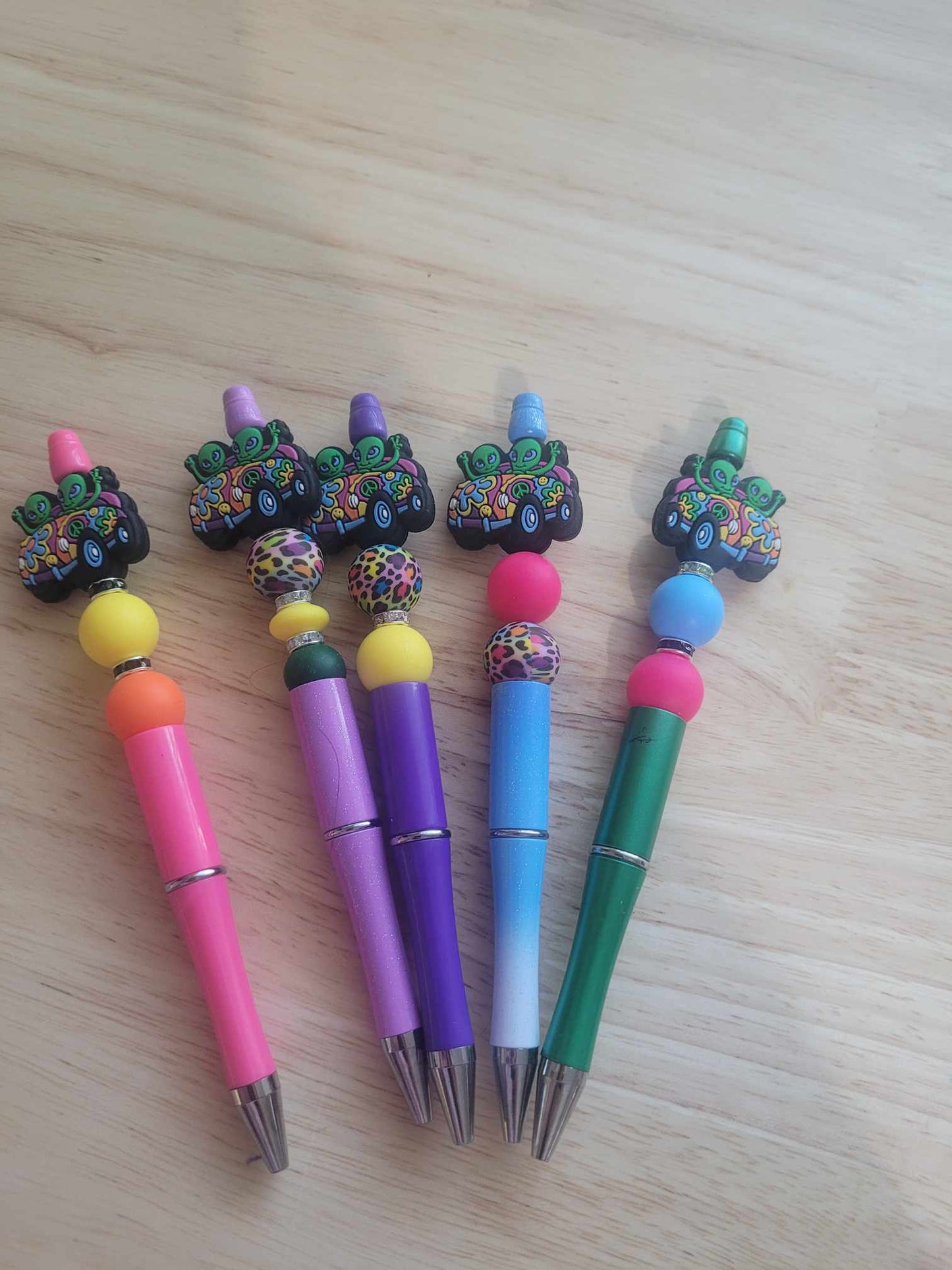 Alien slug bug beaded pen